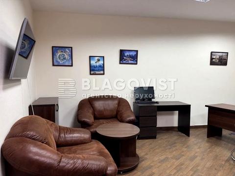 комерційна за адресою Басейна вул., 10