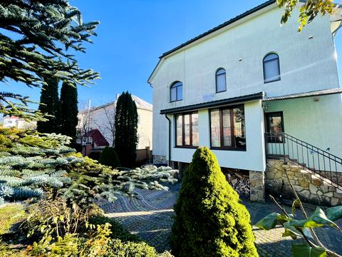 будинок за адресою Салютна вул.