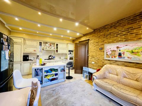 будинок за адресою Салютна вул.