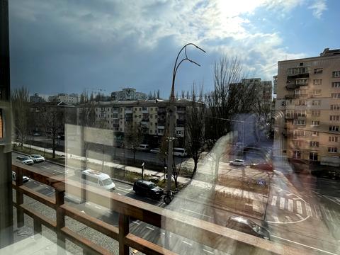 комерційна за адресою Лесі Українки бульв., 7-А