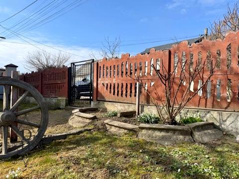 будинок за адресою Нововолинськ, Марка Вовчка вул., 9