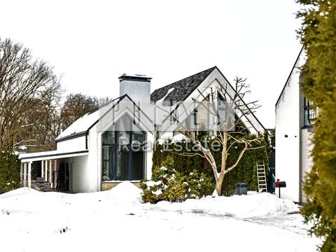 дом по адресу Центральна