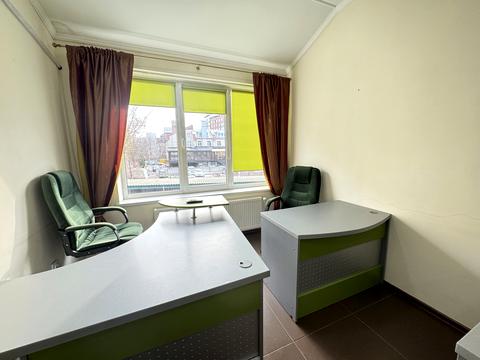 комерційна за адресою Митрополита Шептицького вул., 5-Б