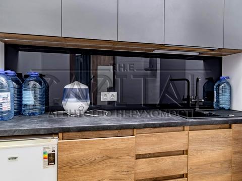 коммерческая по адресу Михаила Грушевского ул., 9-Б