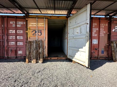 комерційна за адресою Кулика і Гудачека вул. (Макарова), 2