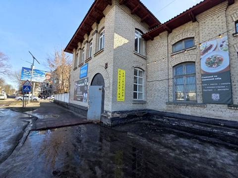 комерційна за адресою Ярослава Мудрого вул., 2