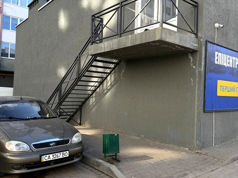 комерційна за адресою Львівське шосе, 20б