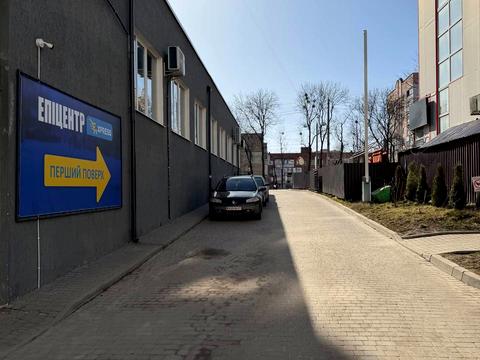 комерційна за адресою Львівське шосе, 20б