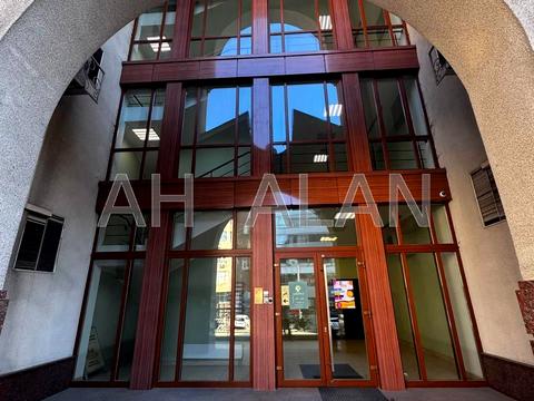 коммерческая по адресу Глубочицкая ул., 32