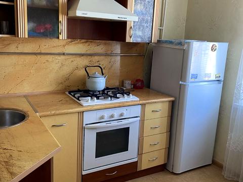 квартира за адресою Лазурна вул., 10-В