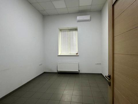 комерційна за адресою Паторжинського вул., 22