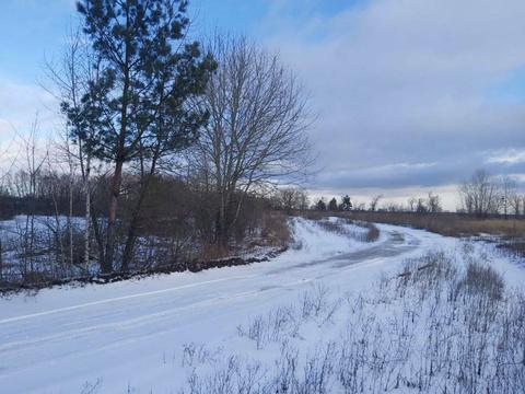 участок по адресу Центральна