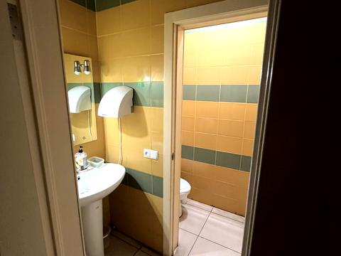 комерційна за адресою Гіршмана вул., 18