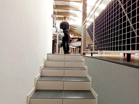 комерційна за адресою Грушевського вул., 57