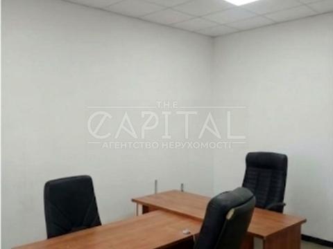 комерційна за адресою 1 Травня вул., 13