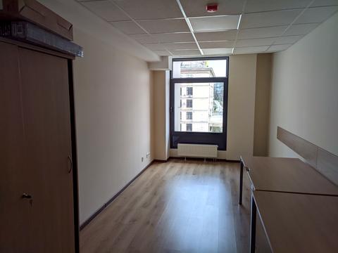 комерційна за адресою майдан Незалежності пл., 2