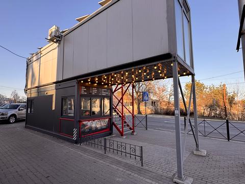 комерційна за адресою Свято-Покровська вул. (Леніна), 42