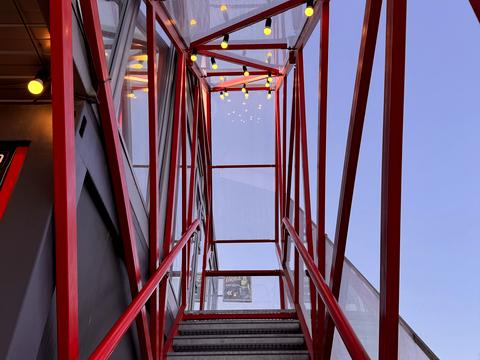 комерційна за адресою Свято-Покровська вул. (Леніна), 42