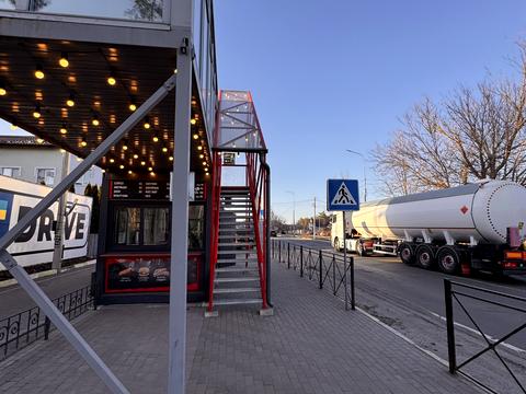 комерційна за адресою Свято-Покровська вул. (Леніна), 42