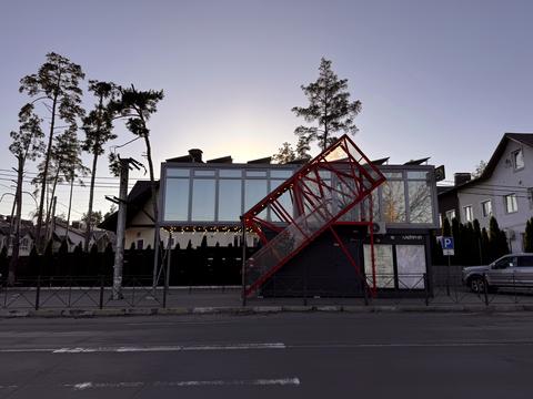 комерційна за адресою Свято-Покровська вул. (Леніна), 42