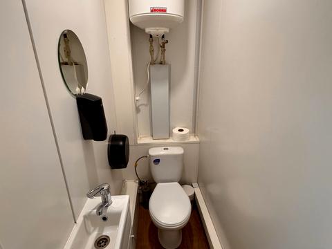 комерційна за адресою Свято-Покровська вул. (Леніна), 42