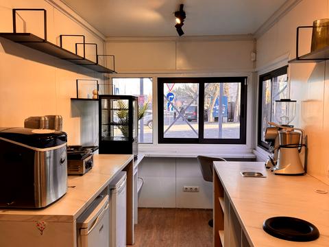 комерційна за адресою Свято-Покровська вул. (Леніна), 42