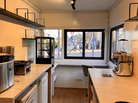 комерційна за адресою Свято-Покровська вул. (Леніна), 42