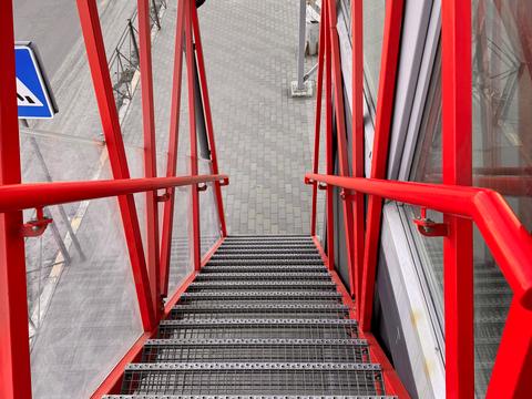 комерційна за адресою Свято-Покровська вул. (Леніна), 42