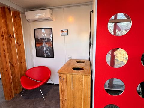 комерційна за адресою Свято-Покровська вул. (Леніна), 42