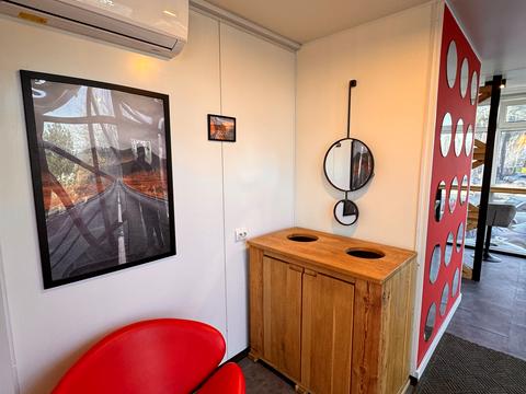 комерційна за адресою Свято-Покровська вул. (Леніна), 42