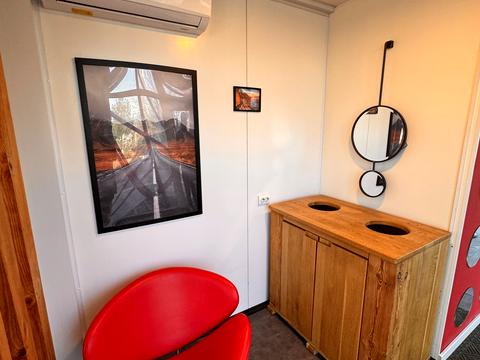 комерційна за адресою Свято-Покровська вул. (Леніна), 42