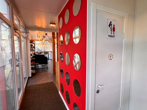 комерційна за адресою Свято-Покровська вул. (Леніна), 42