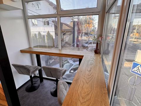 комерційна за адресою Свято-Покровська вул. (Леніна), 42