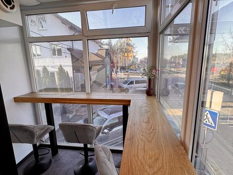 комерційна за адресою Свято-Покровська вул. (Леніна), 42