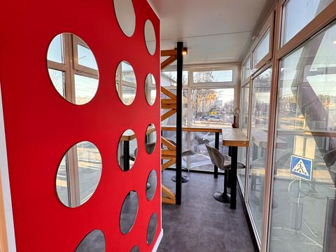 комерційна за адресою Свято-Покровська вул. (Леніна), 42