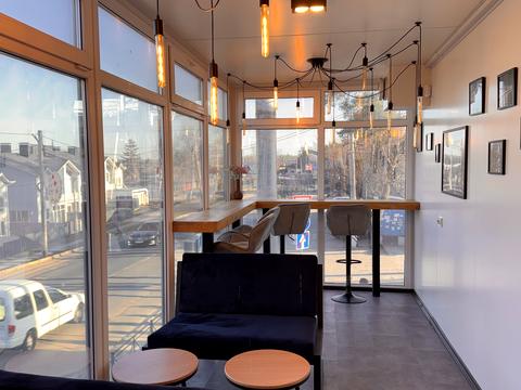 комерційна за адресою Свято-Покровська вул. (Леніна), 42