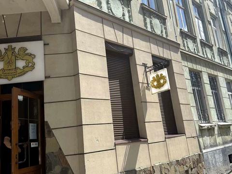 коммерческая по адресу Братьев Михновских ул. (Московская), 10