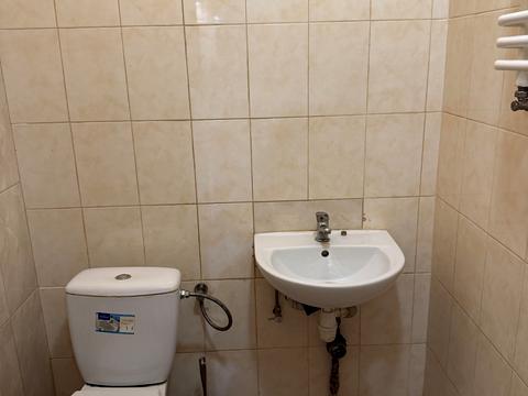 комерційна за адресою Братів Міхновських вул. (Московська), 10