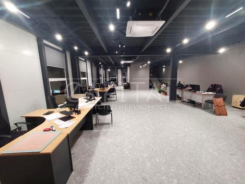 комерційна за адресою В'ячеслава Чорновола, 6