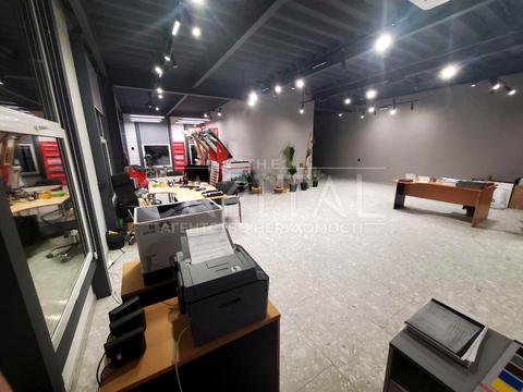 комерційна за адресою В'ячеслава Чорновола, 6