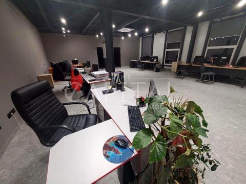 комерційна за адресою В'ячеслава Чорновола, 6