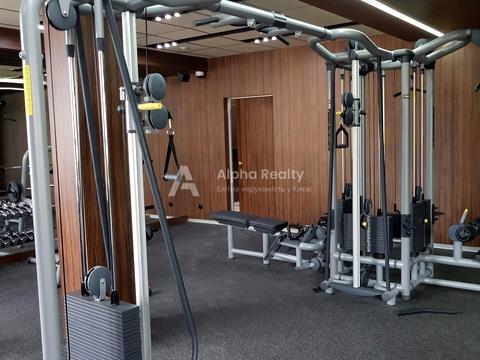 комерційна за адресою Саксаганського вул., 37-К