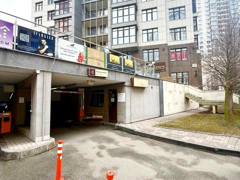 паркомісце за адресою Андрія Верхогляда вул. (Михайла Драгомирова), 14