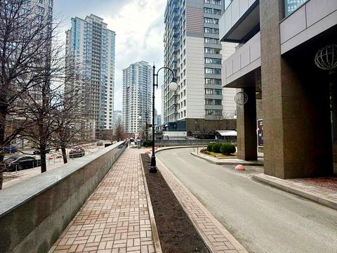 паркомісце за адресою Андрія Верхогляда вул. (Михайла Драгомирова), 14