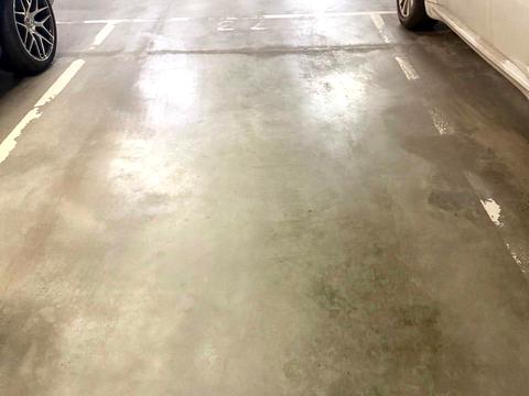 паркомісце за адресою Андрія Верхогляда вул. (Михайла Драгомирова), 14