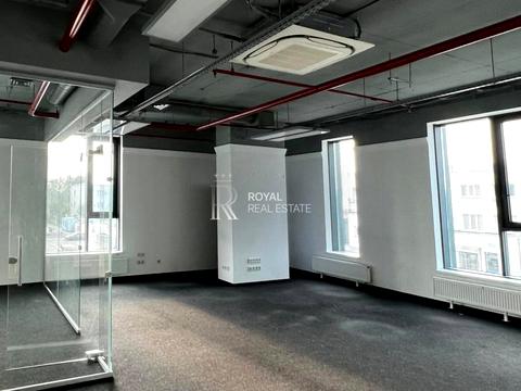 коммерческая по адресу Миколи Плавʼюка ул., 28