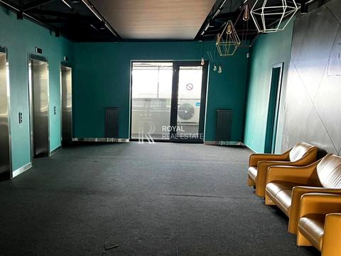 коммерческая по адресу Миколи Плавʼюка ул., 28