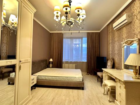 квартира за адресою Дніпровська набережна вул., 14-А