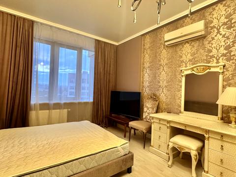 квартира за адресою Дніпровська набережна вул., 14-А