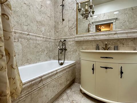 квартира за адресою Дніпровська набережна вул., 14-А